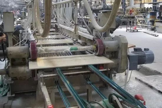 陶瓷廠異味大、被投訴，潔匠現(xiàn)場抽取廢氣做檢測、研制有效除臭劑！